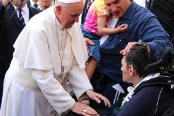 La misericordia di Bergoglio crea scandalo nella chiesa (Enzo Bianchi)