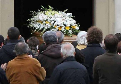 Celebrare le esequie. Processione verso il cimitero (Silvano Sirboni)